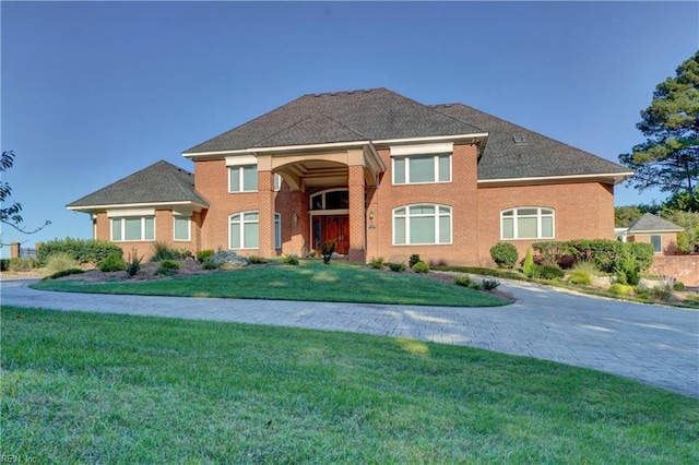 view of front of house with a front lawn