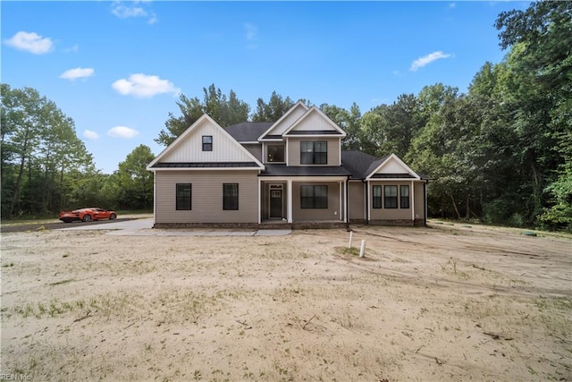 view of front of property featuring a porch