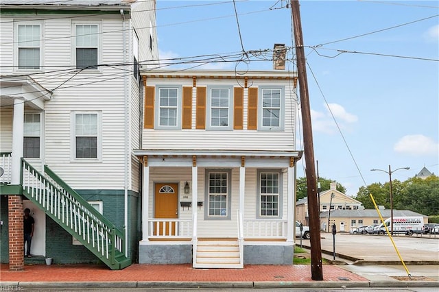 view of front of property featuring a porch