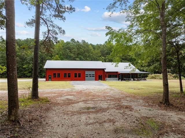 view of front of property with a front yard