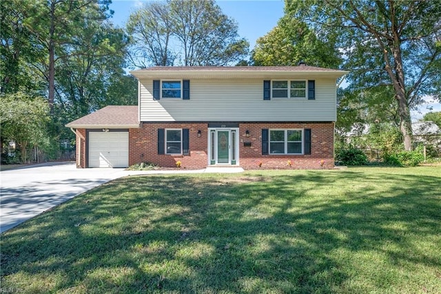 view of front facade featuring a front lawn and a garage