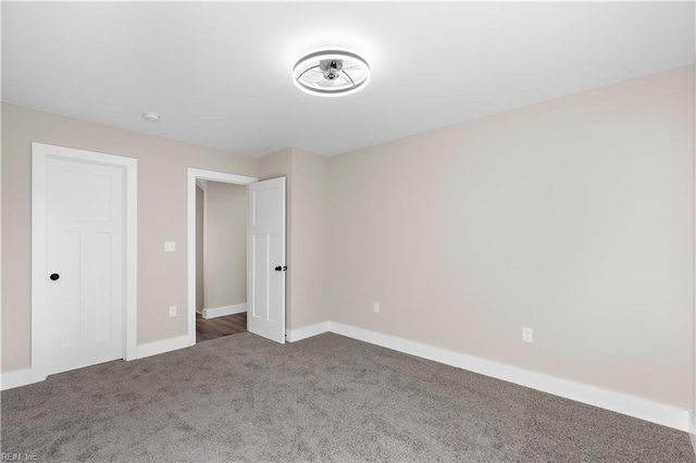 unfurnished bedroom featuring carpet floors