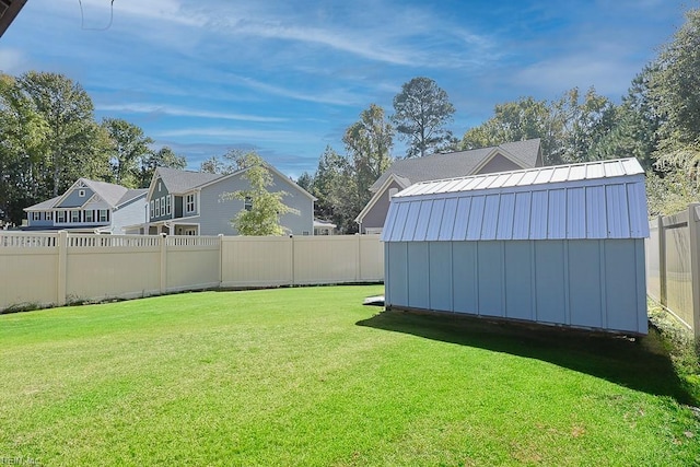 view of yard with a shed