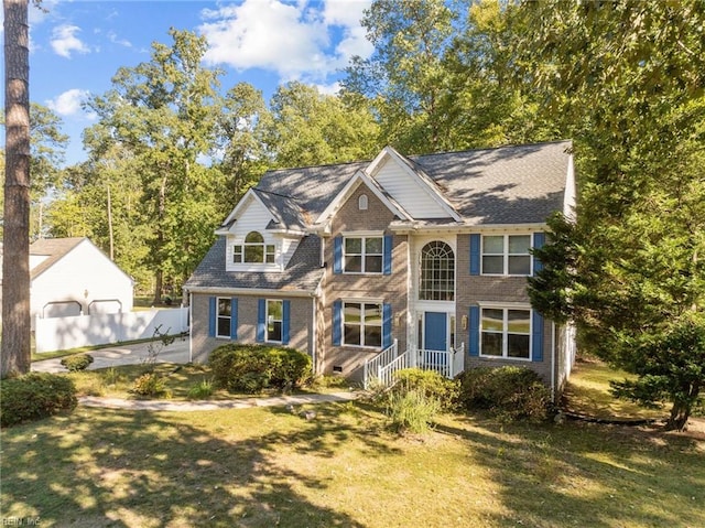 view of front of house featuring a front yard