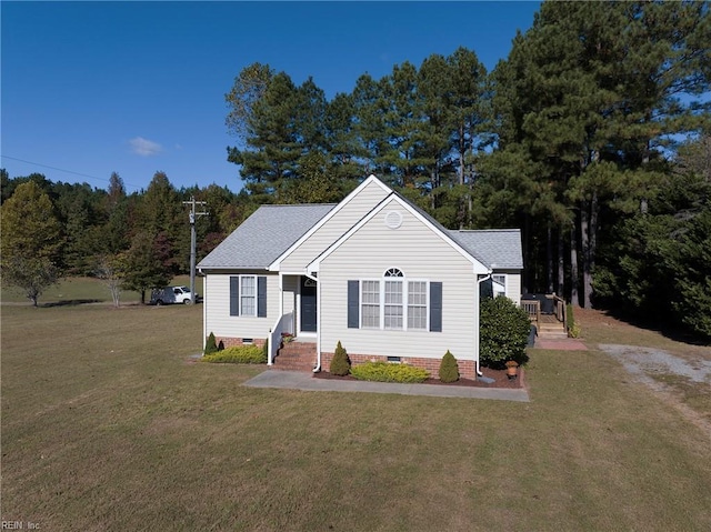 view of front of home with a front lawn