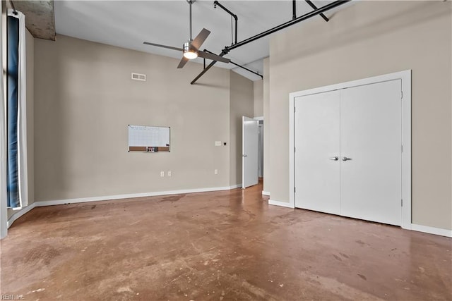 garage featuring ceiling fan