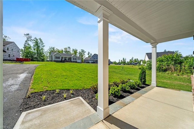 view of yard with a patio