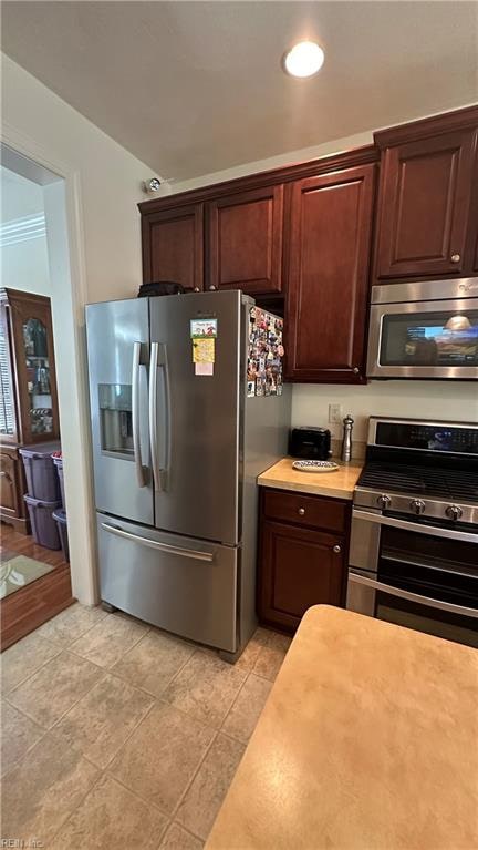 kitchen featuring stainless steel appliances