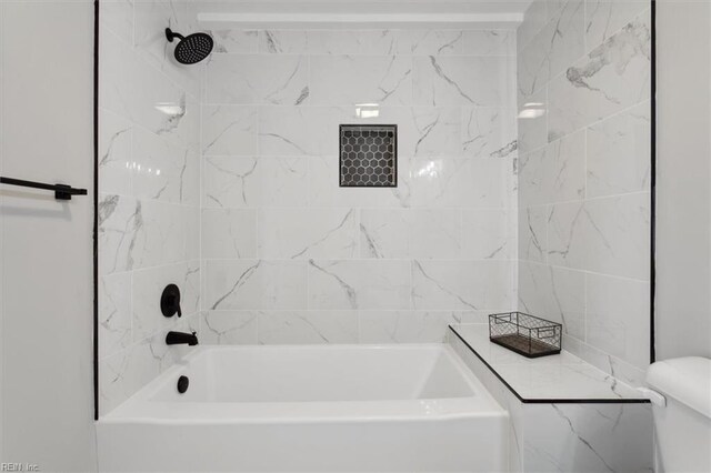 318 Sycamore Ave, Newport News, VA 23607 - bathroom with toilet and bathing tub / shower combination