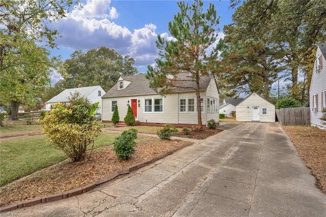 view of front facade with a front yard