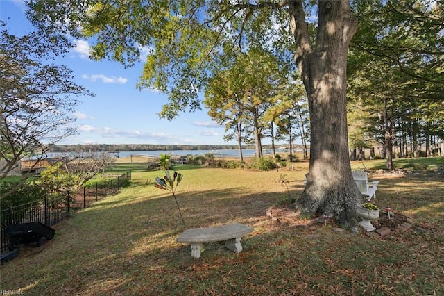 view of yard featuring a water view