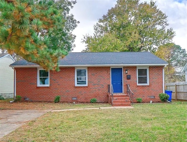 view of front of house featuring a front yard