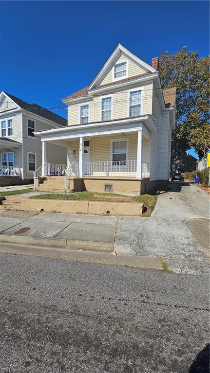 view of front of property