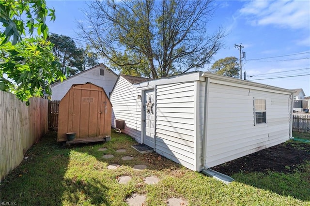 view of outdoor structure featuring a yard