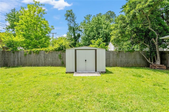 view of outdoor structure with a yard