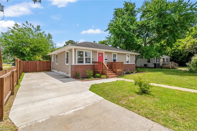 view of front of property with a front yard