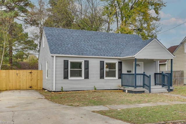 view of front of property