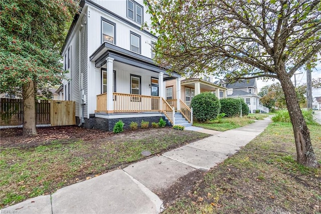 view of front of property featuring a porch