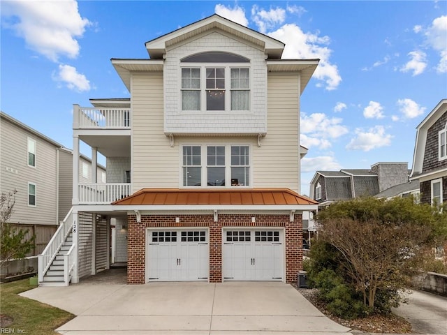 view of front facade featuring a garage