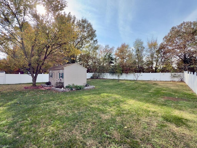 view of yard featuring a storage unit