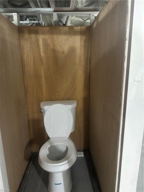 bathroom featuring toilet