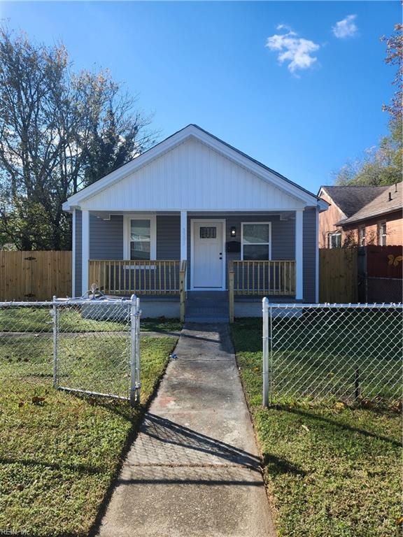 view of front of house with covered porch