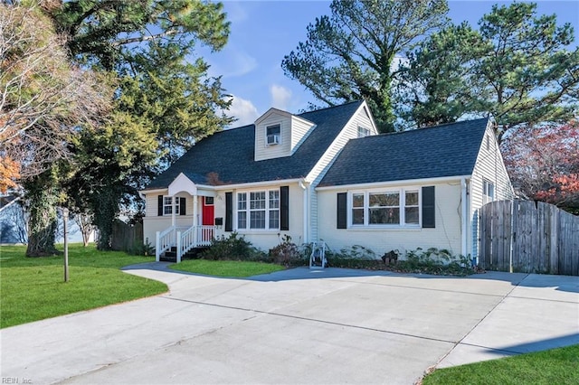 view of front of house featuring a front yard