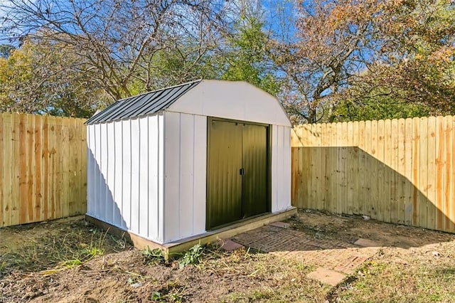 view of outbuilding