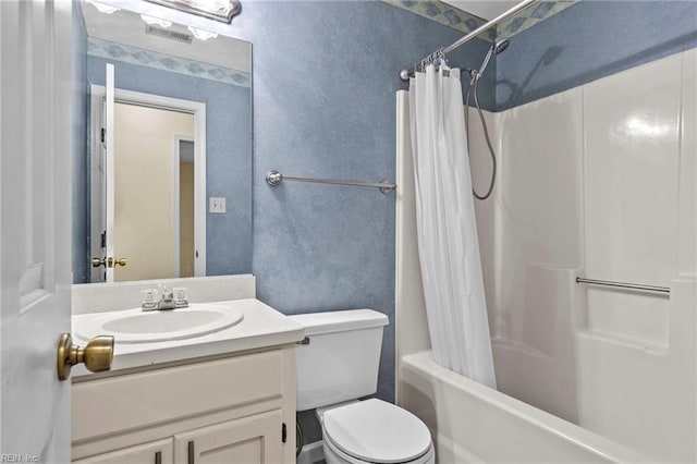 full bathroom featuring toilet, vanity, and shower / tub combo with curtain