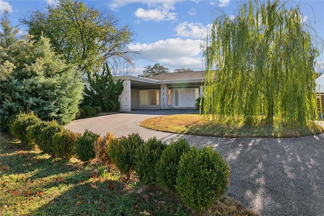 view of front of house