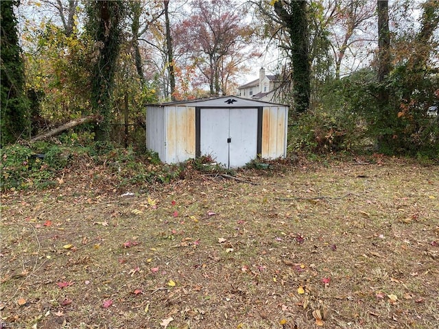 view of outbuilding