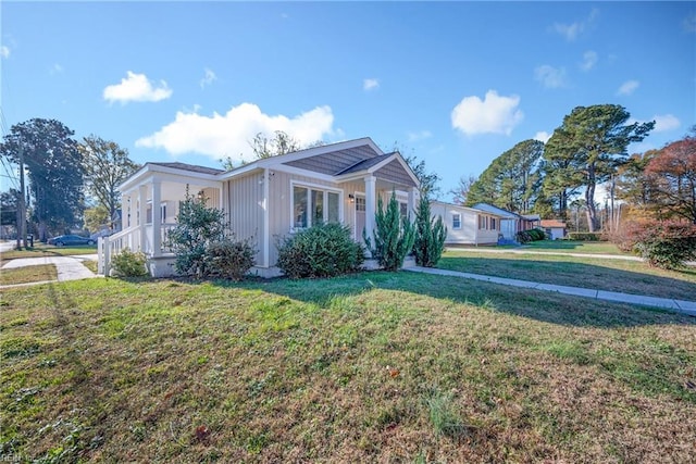 view of front of house with a front yard