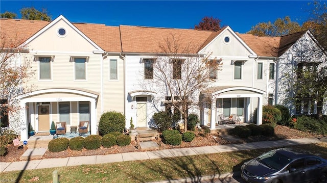 view of front of property with covered porch