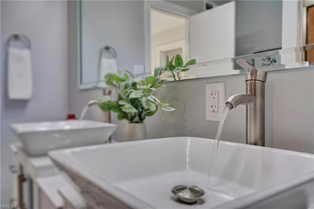 bathroom featuring sink