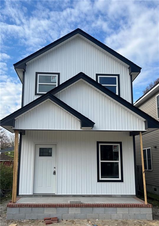 view of front of house with a porch