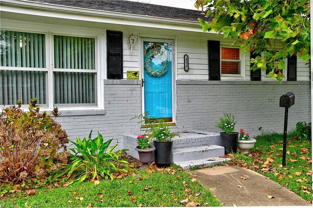 view of property entrance