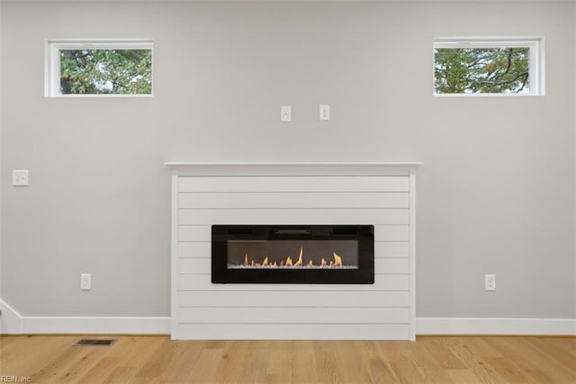 interior details with hardwood / wood-style floors