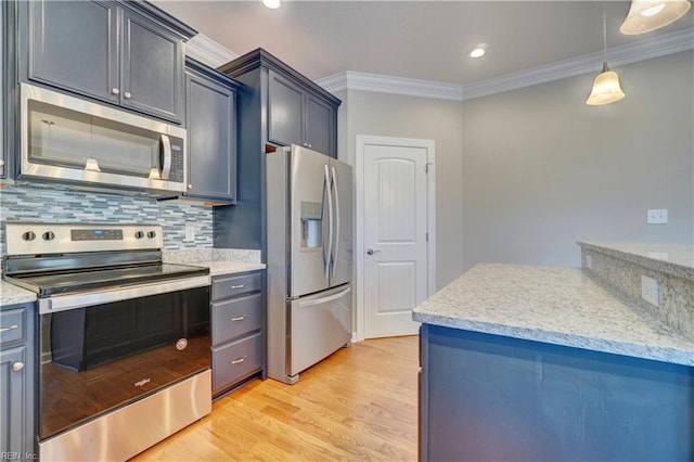 kitchen with backsplash, crown molding, light hardwood / wood-style flooring, appliances with stainless steel finishes, and decorative light fixtures