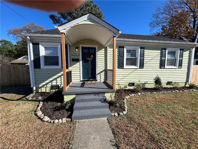 view of front of house with a front lawn