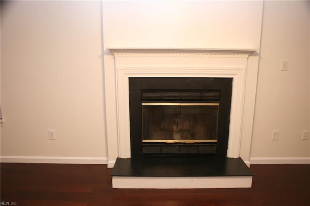 room details featuring hardwood / wood-style floors