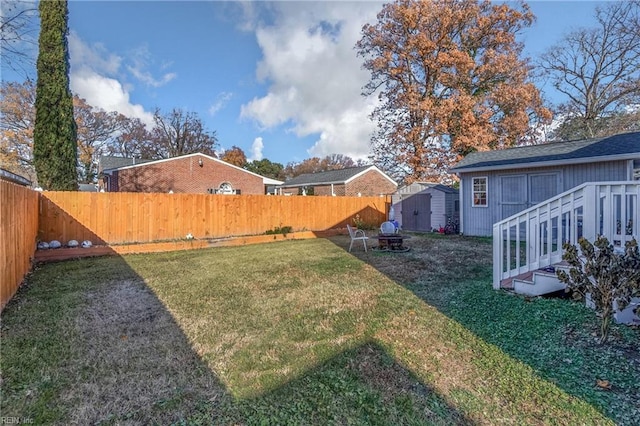 view of yard with a shed