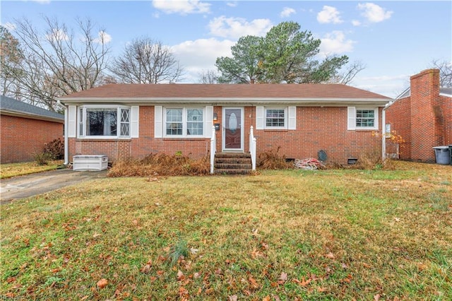 view of front of home with a front lawn