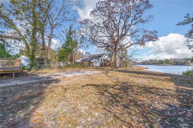 view of yard featuring a water view