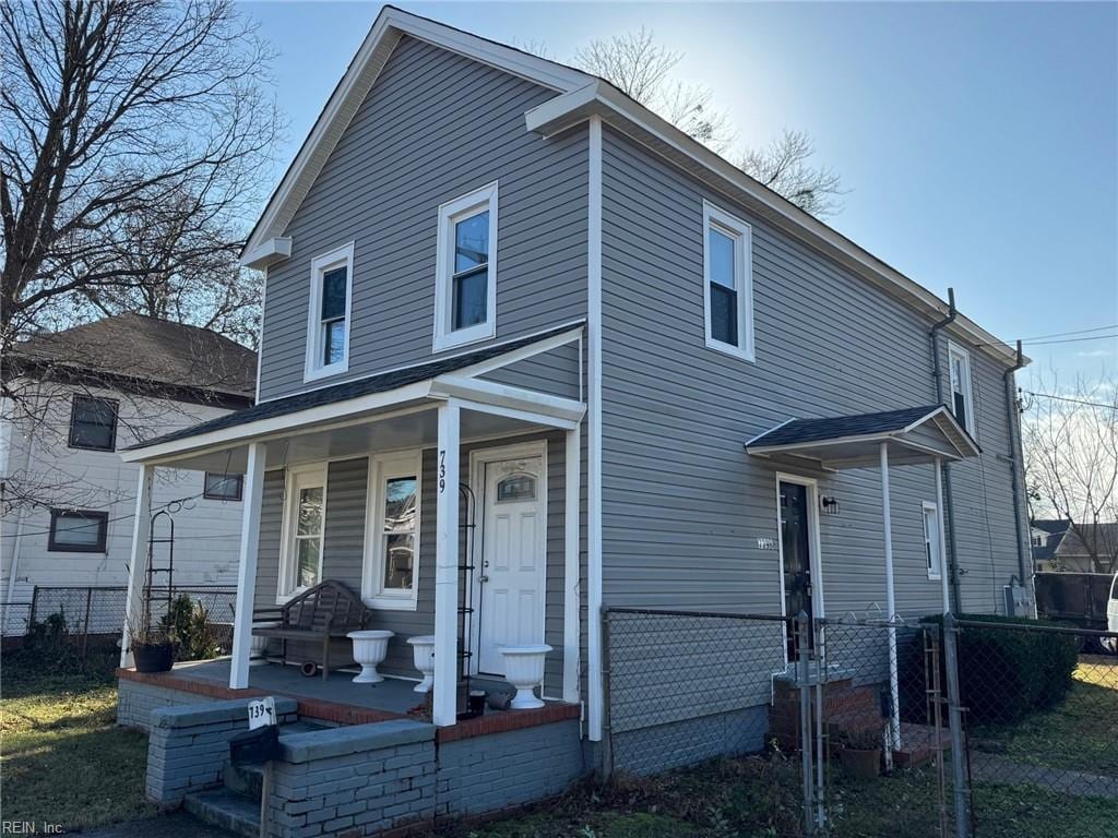 view of front of home featuring a porch