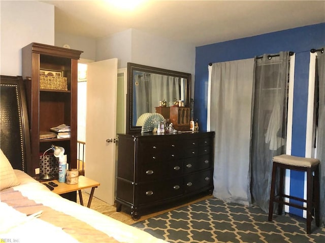 bedroom with carpet flooring