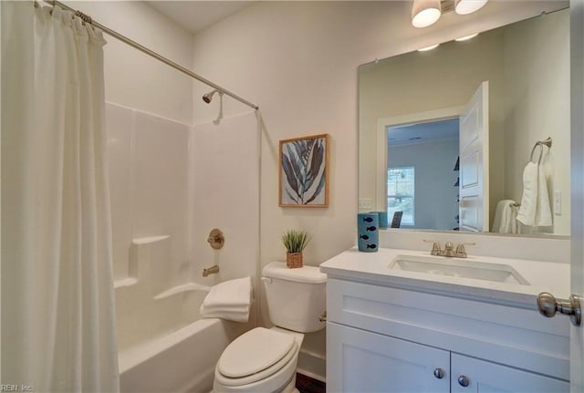 full bathroom with shower / bath combination with curtain, vanity, and toilet