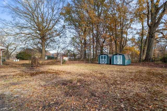 view of yard with a shed