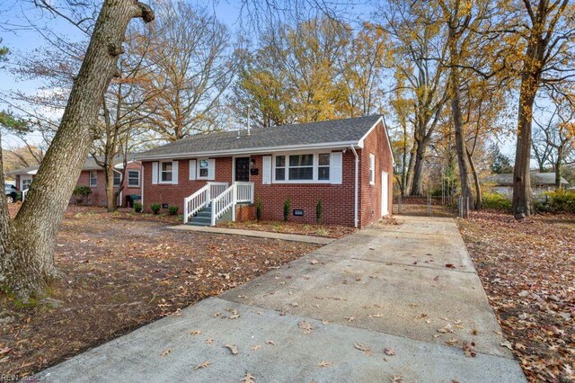 view of front of property