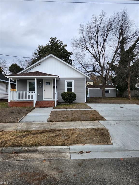 view of front of house featuring covered porch