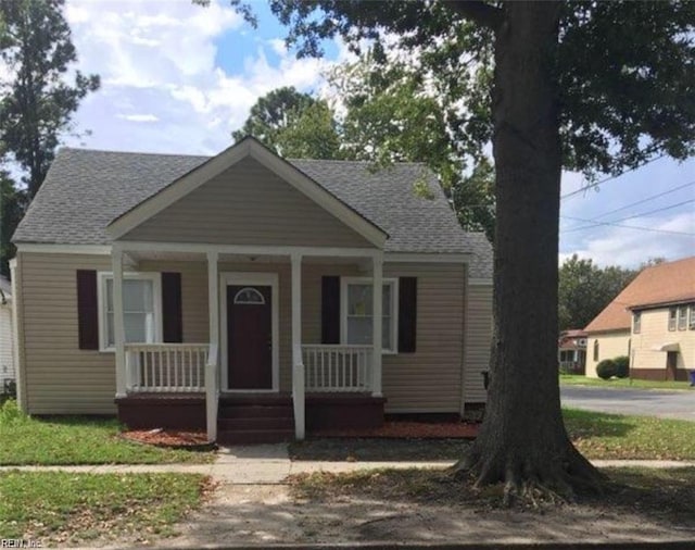 bungalow featuring a porch